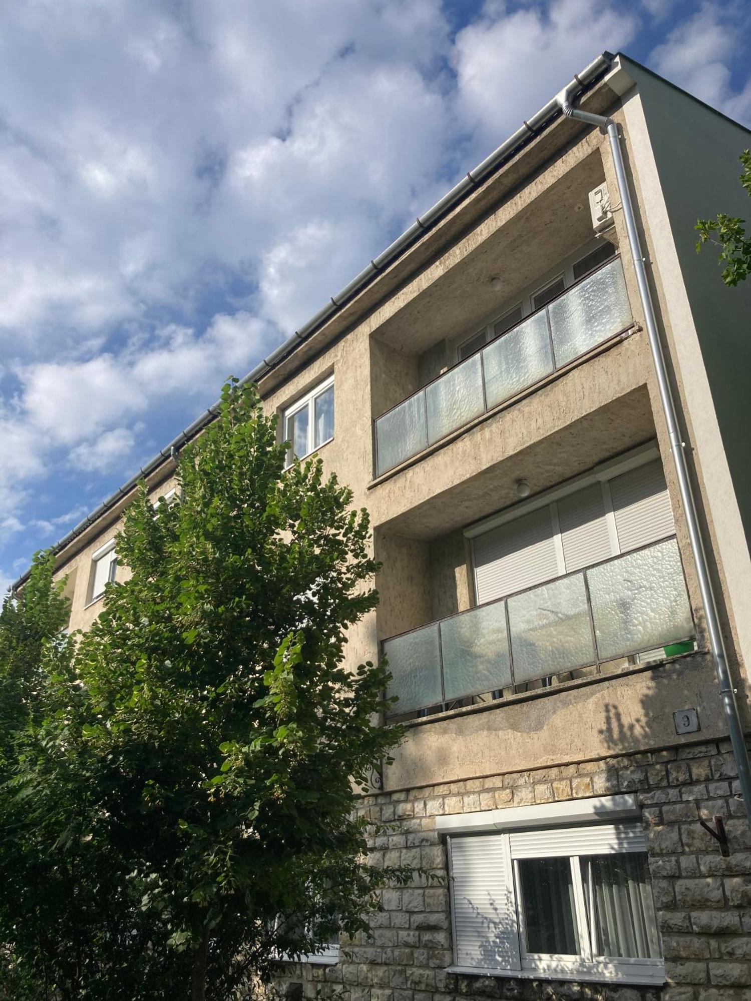 Oazis Apartman Veszprém Exteriör bild