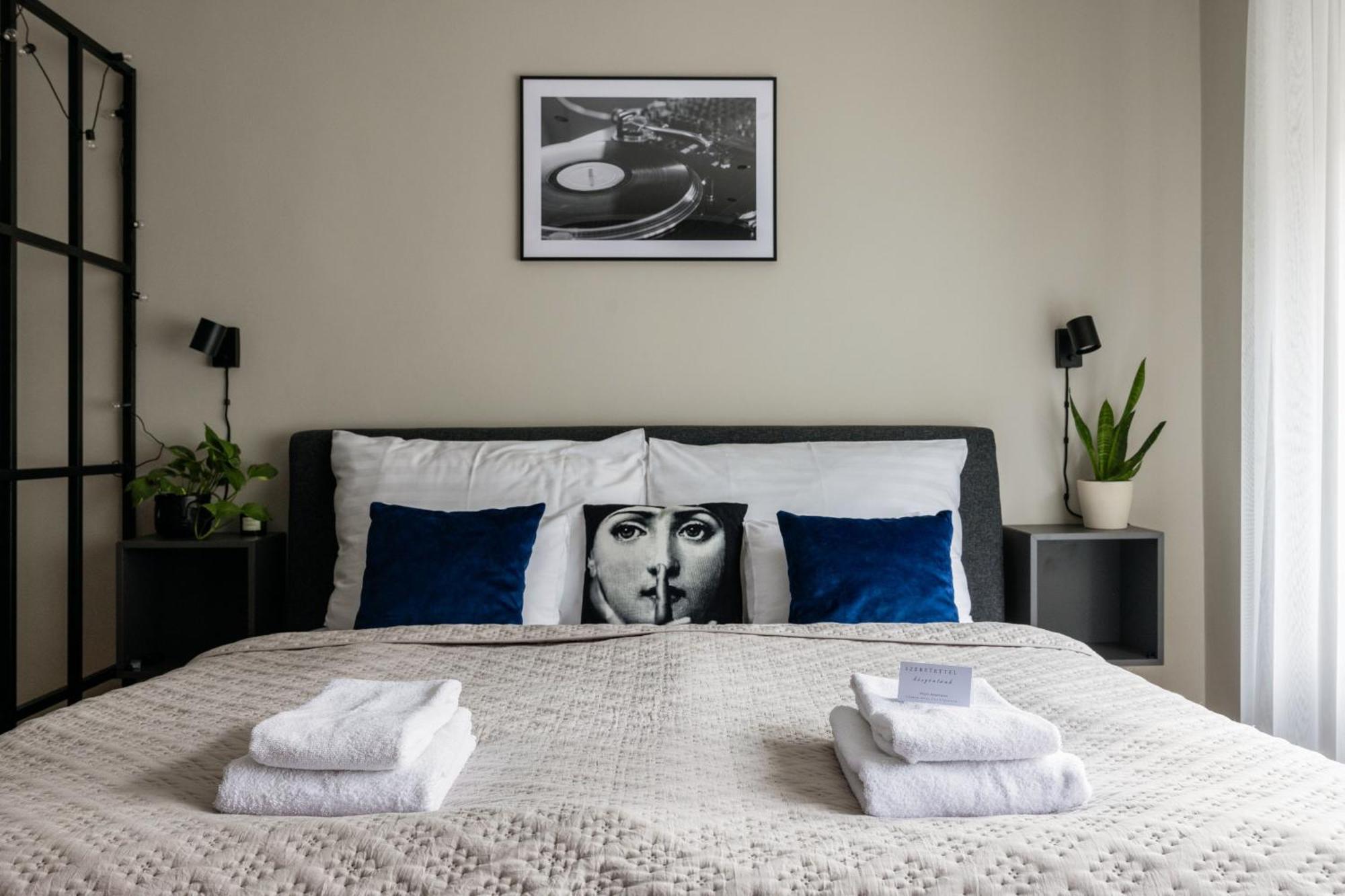 Oazis Apartman Veszprém Exteriör bild